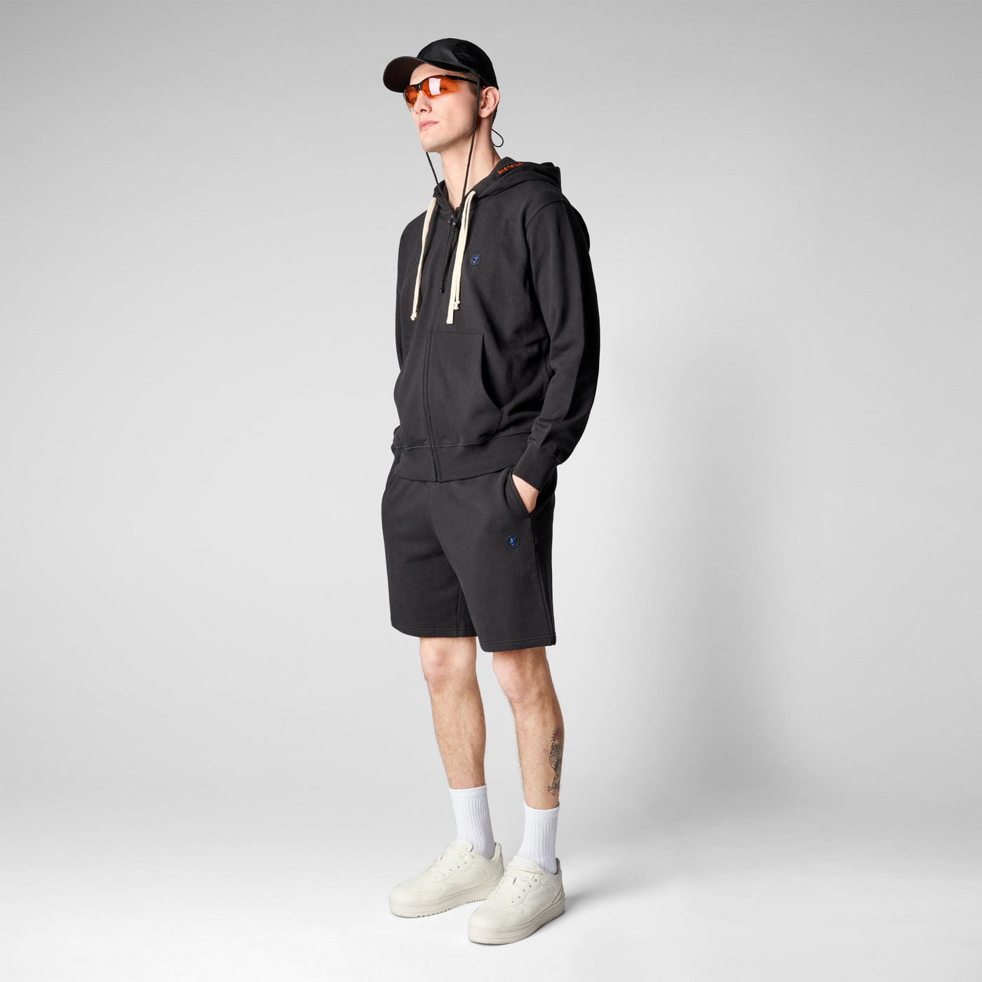 Mode Life-style Image of Men's Rayon Sweatshorts in Black